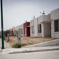 Ciudades abandonadas y jóvenes sin esperanza de una casa