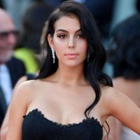 ¿¡Y Cristiano Ronaldo!? Georgina Rodríguez invitó a la cama a otro hombre que ¿no es su marido?