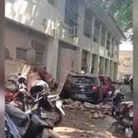 Más de 160 muertos por un terremoto de magnitud 5.6 en Indonesia