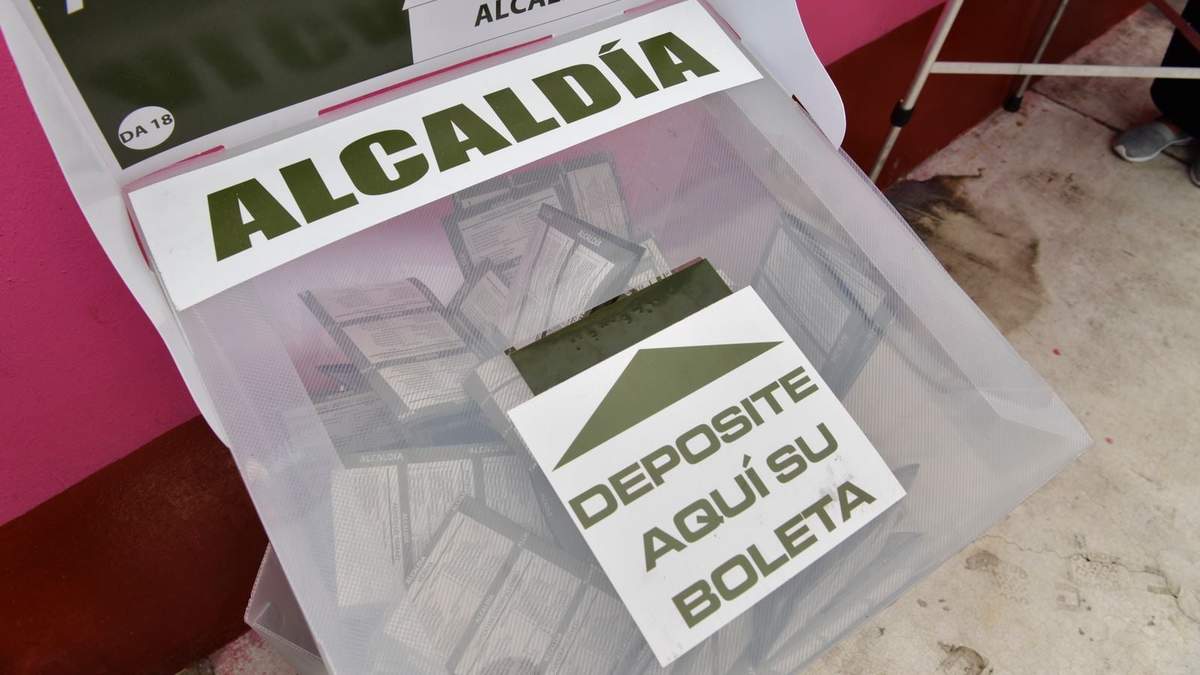 Una urna para depositar votos para alcaldía