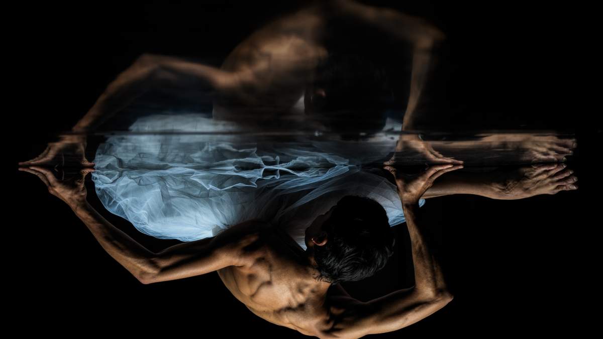 En la imagen el bailarín Juan Valdez (Colombia) Ballet Zurich (2022) que forma parte de "The male dance project" de Quezada