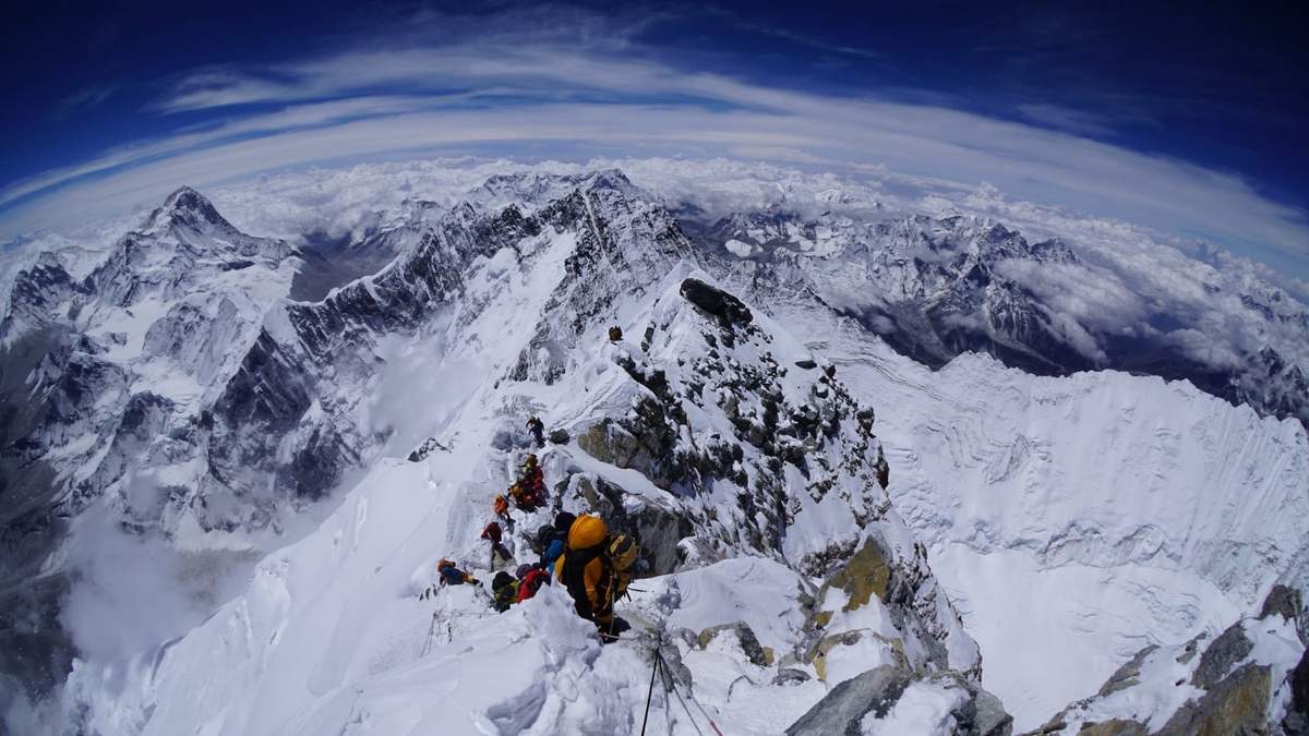 Cima del Monte Everest, a 8.849 metros sobre el nivel del mar. Fuente: (Twitter)