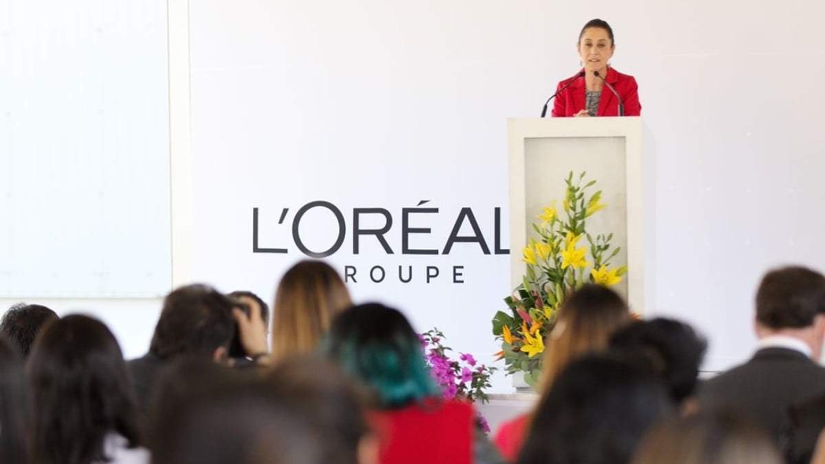 Claudia Sheinbaum visitó una planta de L'Oreal en Xochimilco