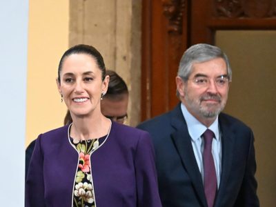 México repite un patrón en su negociación comercial con Trump: ganar tiempo