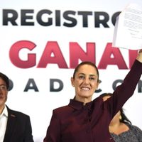 Sheinbaum formaliza registro, se declara "presta pa'la encuesta" y acepta financiamiento de Morena
