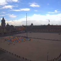 El Frena arriba con su plantón al Zócalo; amaga con prolongarlo dos años