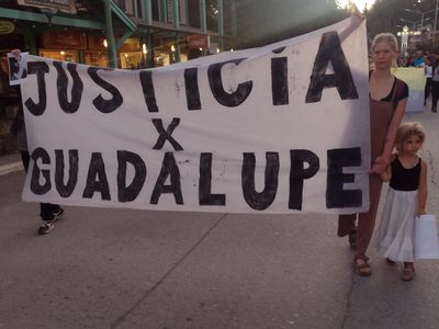 En Villa La Angostura marcharon por los dos años del femicidio de Guadalupe Curual