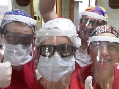 ¡Gran gesto! Siete empresas porteñas producen y donan mascarillas 3D para los hospitales