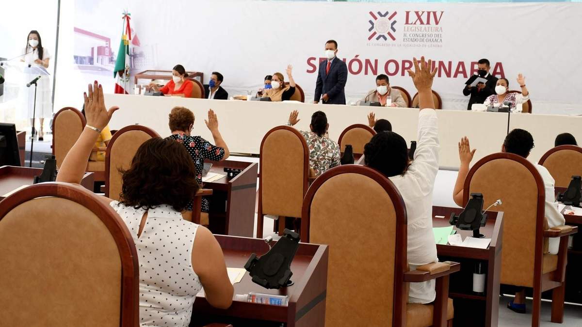 Sesión en el Congreso de Oaxaca