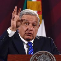 AMLO acusa a la Iglesia de México de apoyar al bloque conservador por criticar el Plan B
