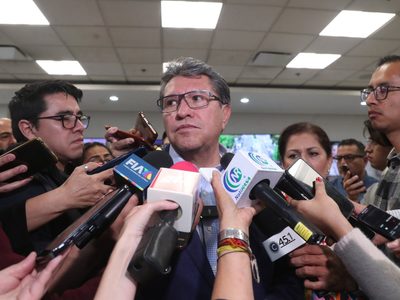 Ricardo Monreal pide a los gobiernos respetar a migrantes que retornan al país