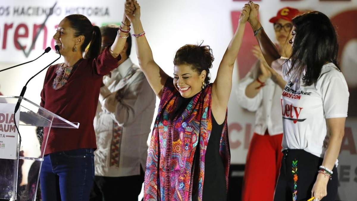 Mitin de las morenistas en la Benito Juárez