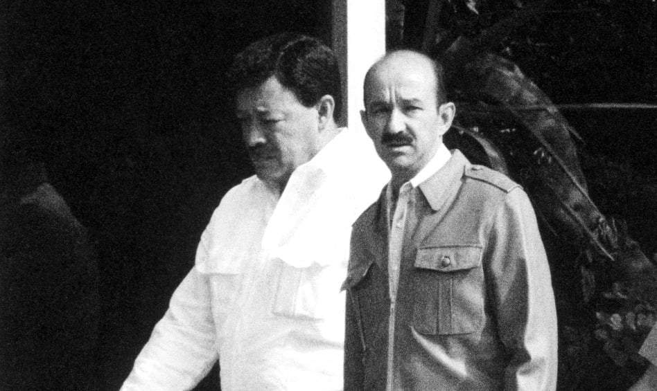 En la imagen, Xicoténcatl Leyva Mortera, entonces gobernador de Baja California, y Carlos Salinas de Gortari, cuando era candidato presidencial del PRI en 1988