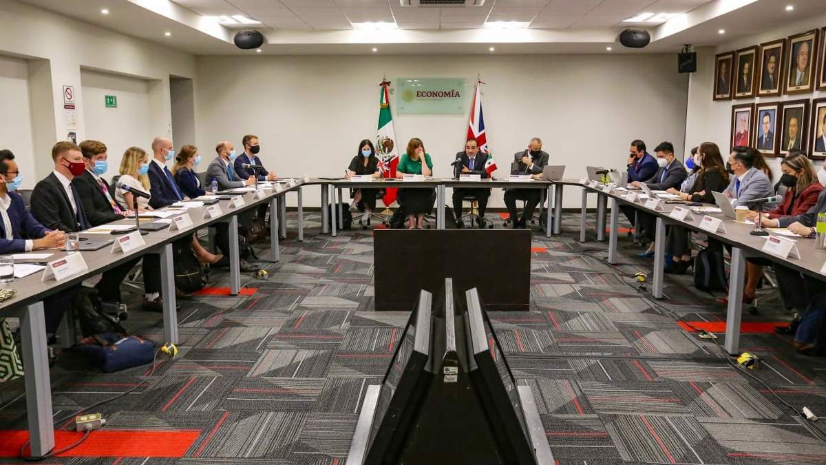 Los equipos de negociación de México y Reino Unido
