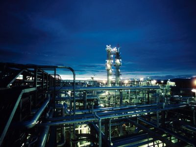 Los trabajadores petroquímicos acordaron una suba salarial del 42%