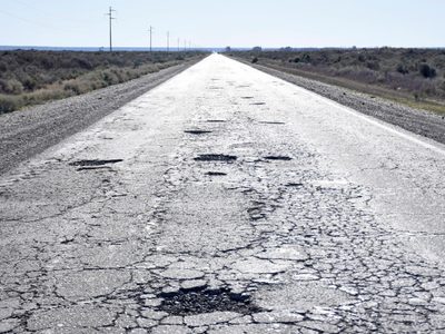 Catriel: un Citroën impactó contra un camión en la ruta 151