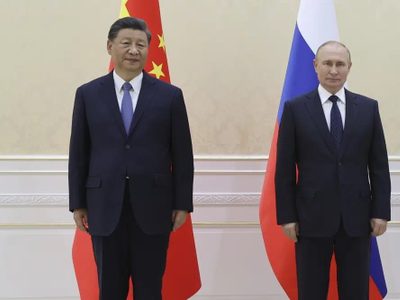 Xi muestra apoyo a Putin y Beijing busca un rol global más activo