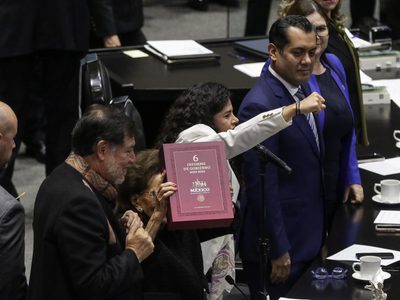 Luisa María Alcalde convierte la entrega del Sexto Informe en mitin morenista (Video)
