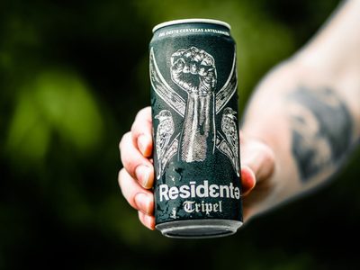 El cantante René "Residente" produce su marca de cerveza