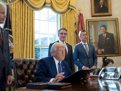 Trump prevé aranceles de 25 por ciento para automóviles en abril