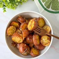Papines gratinados con 2 ingredientes: una receta fácil y gloriosa para las picadas del finde