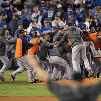 Astros de Houston vencen a los Dodgers y ganan su primera Serie Mundial