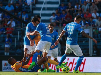 En lucha contra las conmociones de futbolistas
