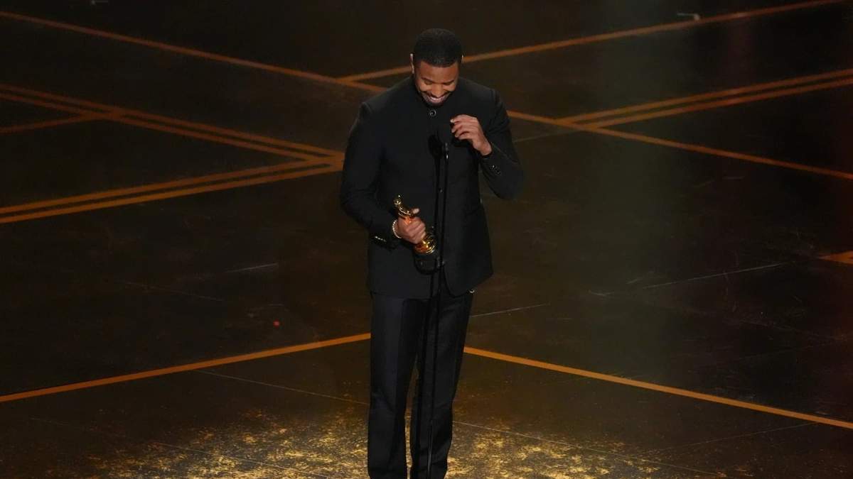 Michael B. Jordan gana el premio a mejor actor por “Pecadores”, llevándose a casa su primer Oscar