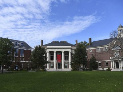 Harvard presentó otra demanda contra Trump