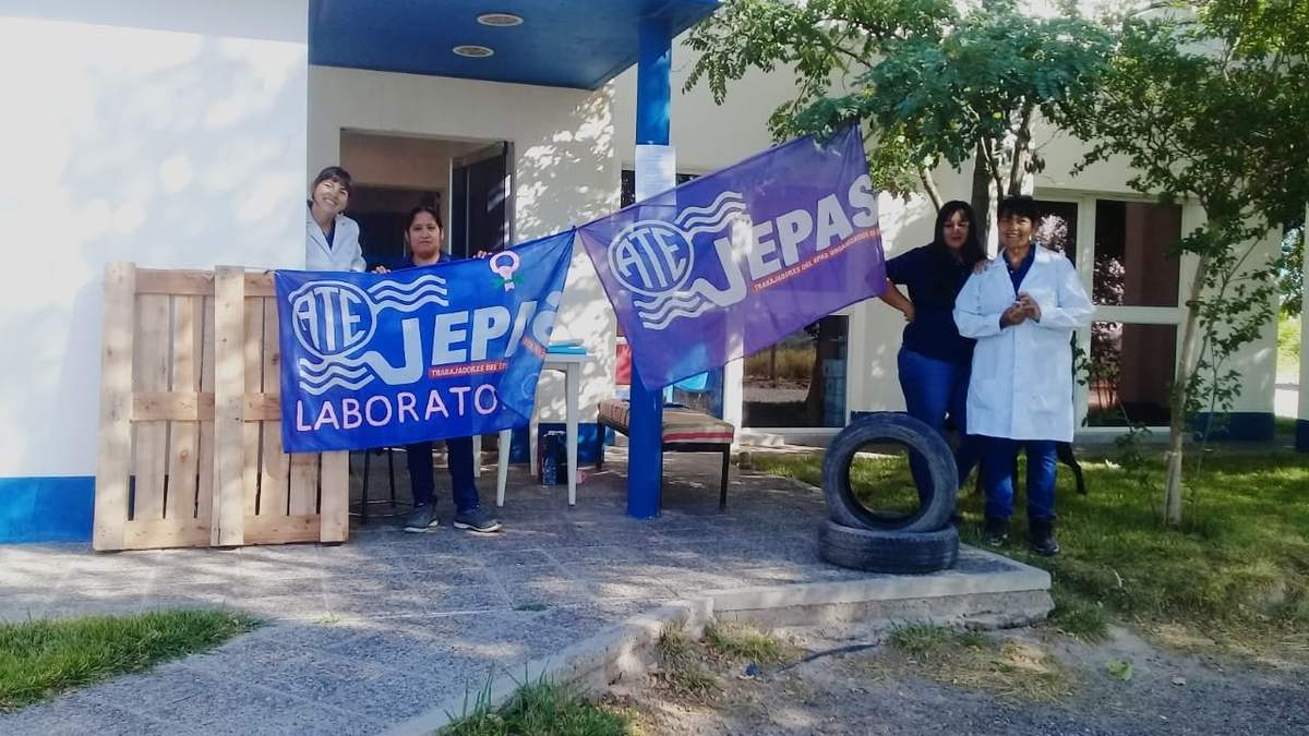 Manifestación de trabajadores del Laboratorio del EPAS. Fuente: (Javier Manzano)