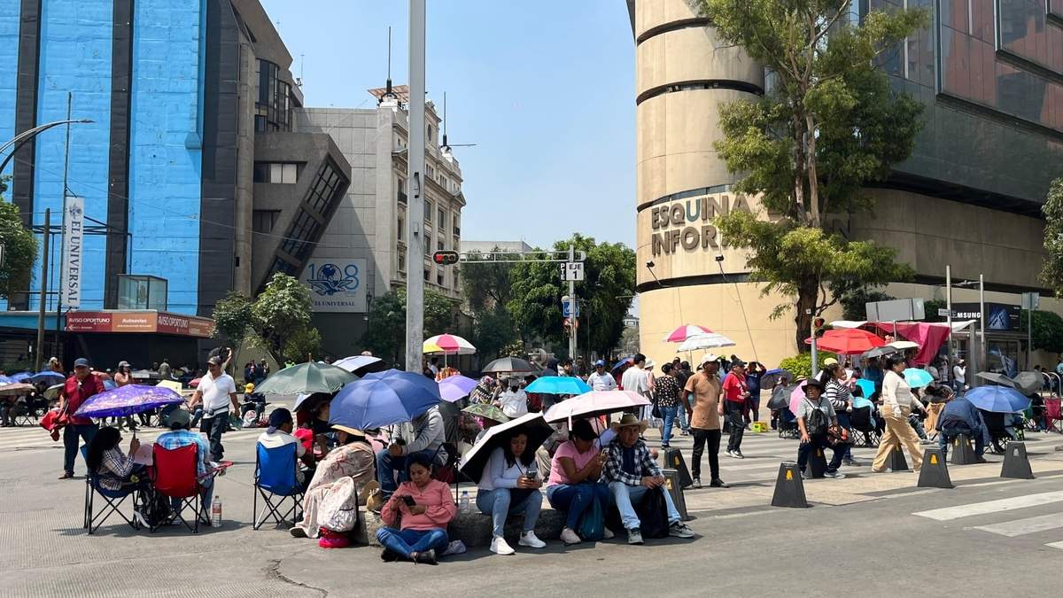 Bloqueo de la CNTE en Paseo de la Reforma