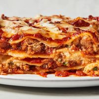 Lasagna casera: la receta exprés y súper fácil, ideal para los primeros fríos de otoño
