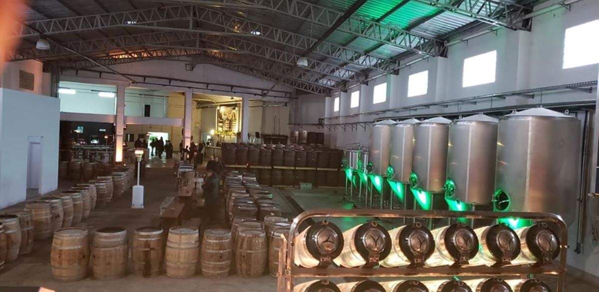 Podrían producir destilados en Mar del Plata. Fuente: (Twitter)