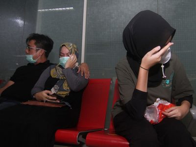 Desolación en Indonesia tras la confirmación de la caída del avión con 62 personas