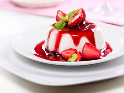 La panna cotta, un postre sencillo para preparar en casa