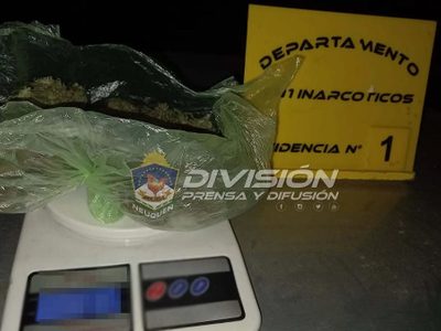 La Policía los sorprendió en un operativo y llevaban drogas en el auto