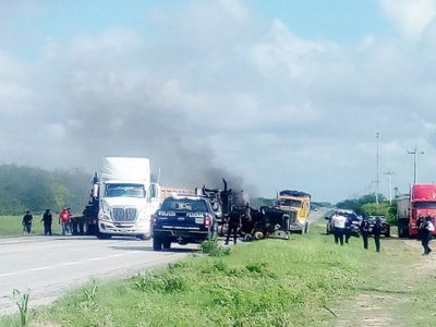 Bloqueo y quema de tráiler, por choque armado entre civiles en vía San Fernando-Matamoros: Tamaulipas