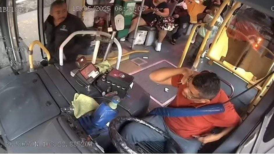Pasajero golpea a chofer de transporte público en Guadalajara y lo deja en coma