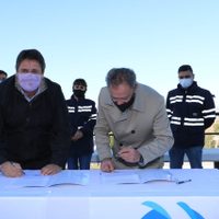 Llegó el día: la Municipalidad de Neuquén firmó el contrato de concesión con CALF