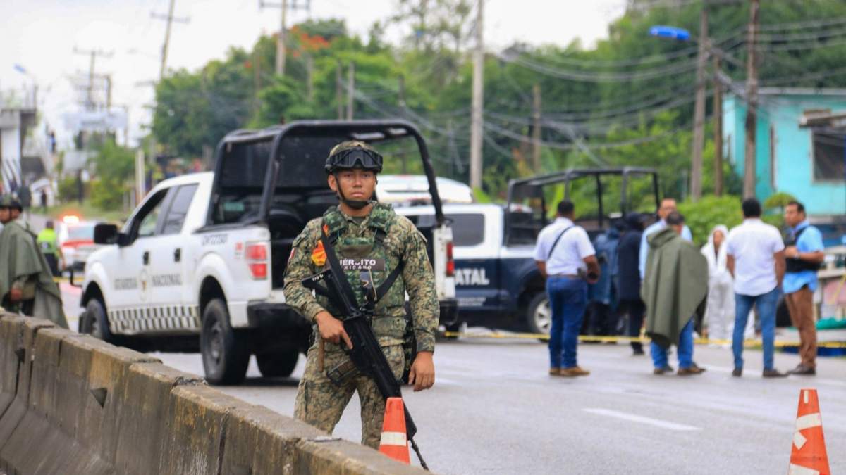 Elementos de seguridad en Villahermosa este lunes