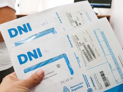 El Gobierno busca eliminar por decreto el DNI no binario y prepara cambios para la figura de femicidio