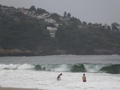 Huracán "Otis" se debilita tras azotar Acapulco