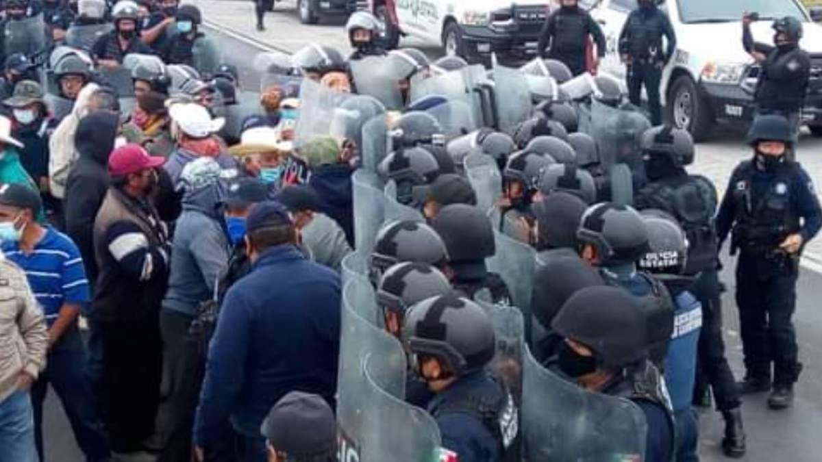 La represión de campesinos durante la protesta en Puebla