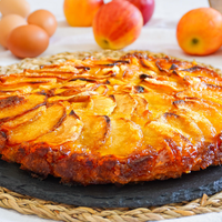 Torta invertida de manzana, en porción individual: para una merienda exprés y deliciosa