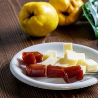 Cuadraditos de queso y membrillo: una receta original y fácil de hacer para la hora de la merienda