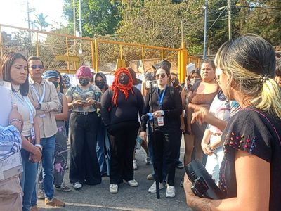 Alumnos toman la sede de la UAEM por desaparición de una estudiante (Video)