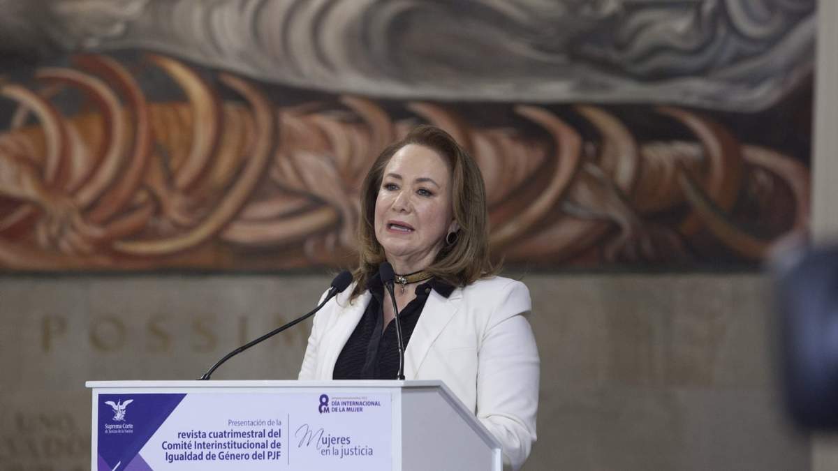 La ministra Yasmín Esquivel