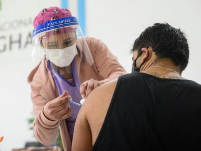 Se terminó el tiempo de espera entre la vacuna contra el coronavirus y otras del calendario