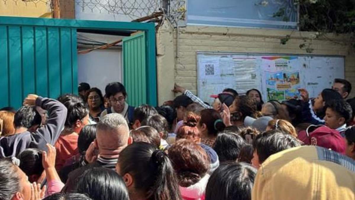 Suspendieron las clases en la Secundaria número 70, ubicada en la alcaldía Iztapalapa tras la muerte del menor