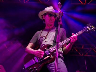 La trama invisible de Skay Beilinson & Los Fakires en el Parque Central